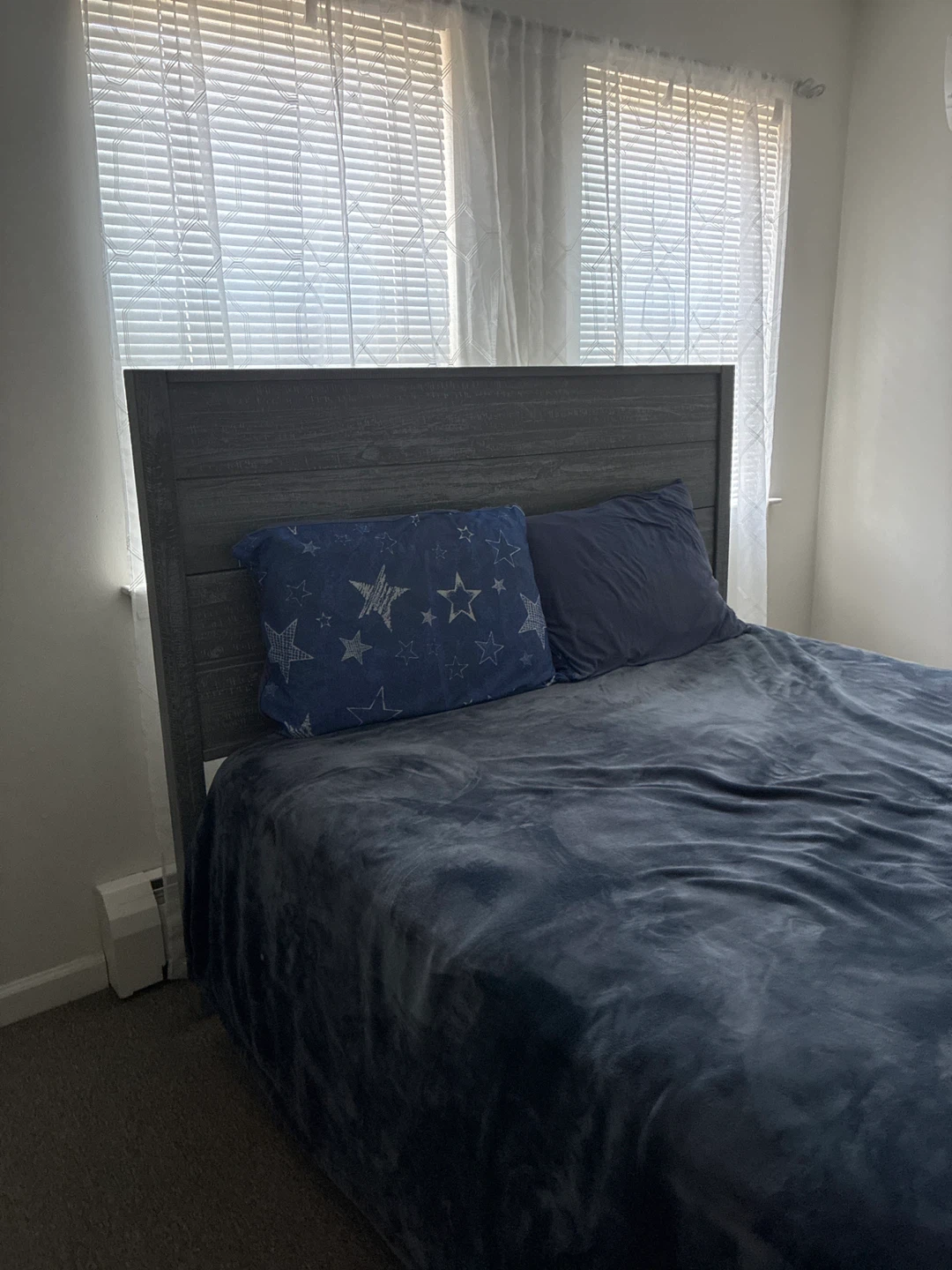 Queen size bed frame - photo 2