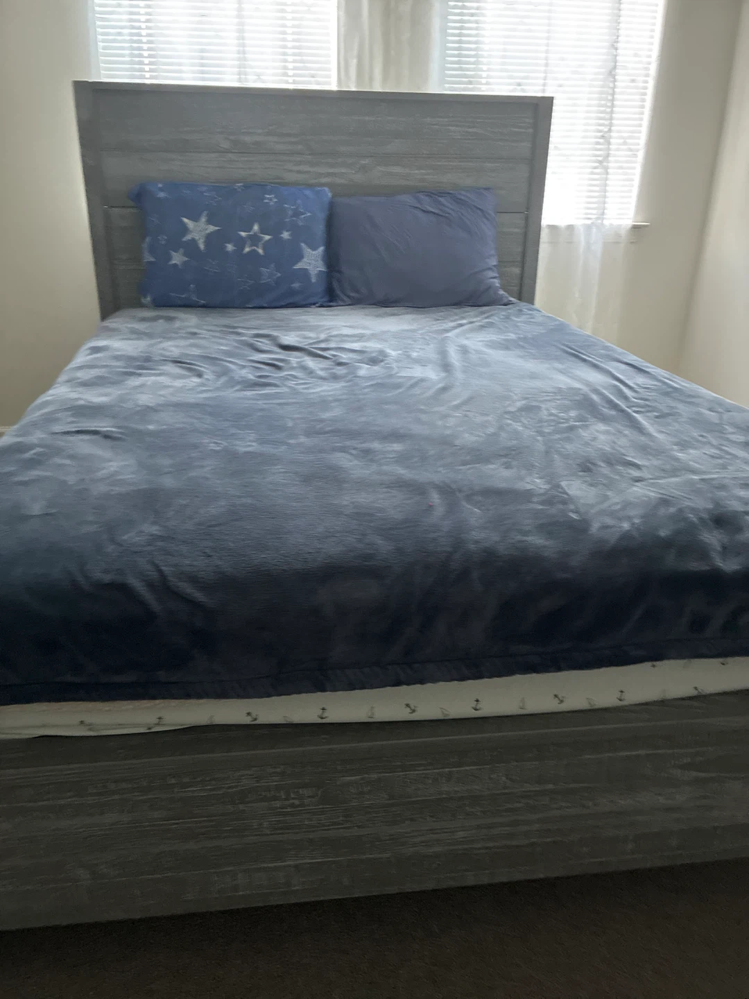 Queen size bed frame - photo 3