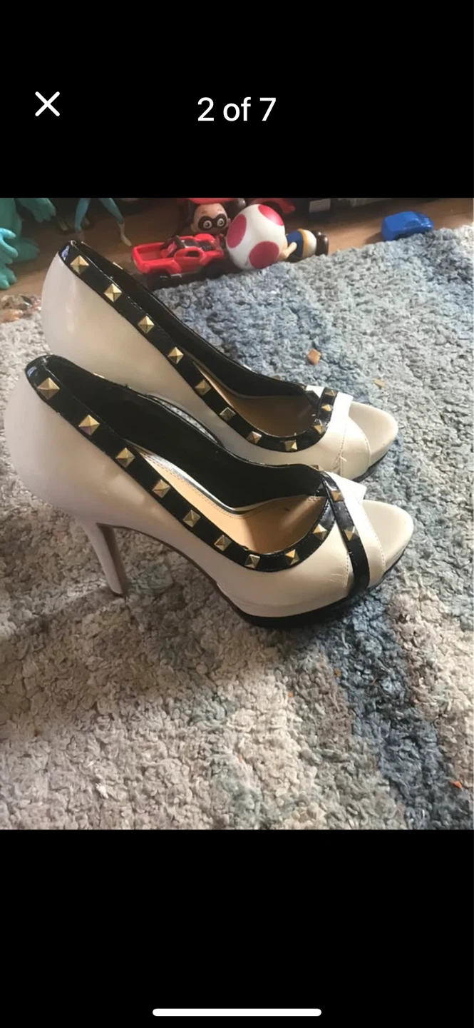 Women high heels shoes