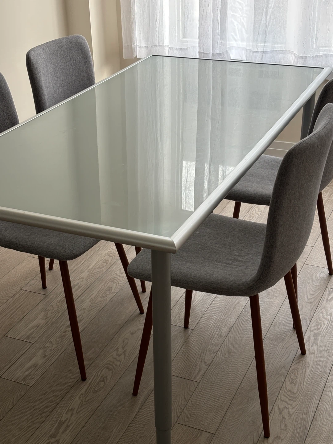 Pick up near Vaughn! Glass Top Dining Table with 4 Chairs
