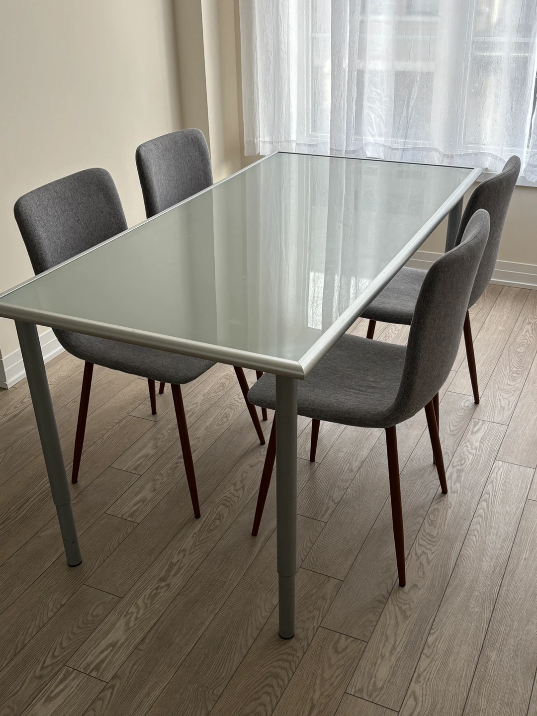 Pick up near Vaughn! Glass Top Dining Table with 4 Chairs - photo 2