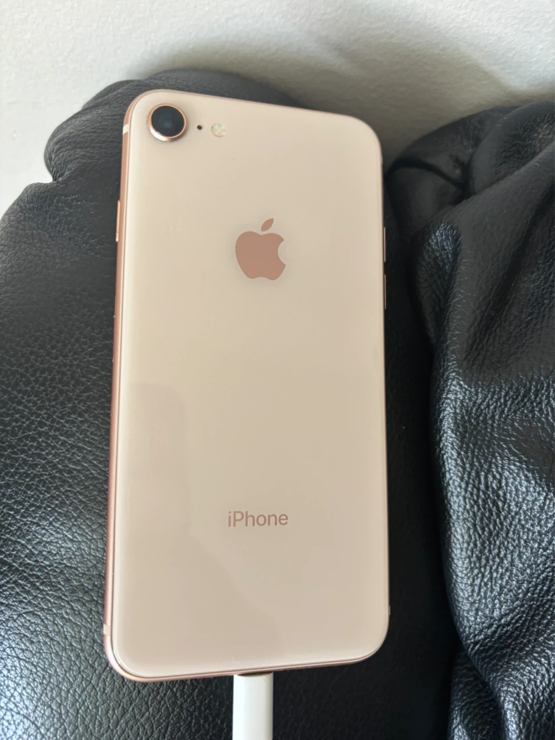 Rose Gold iPhone 8 - photo 4