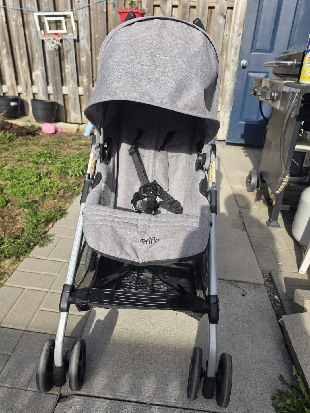 Evenflo Grey Lightweight Stroller - photo 3