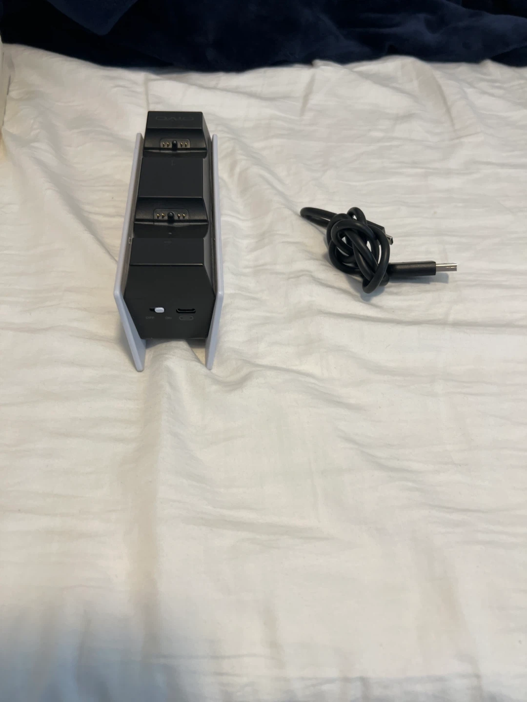 PS5 Dual Controller Charging Station - photo 2