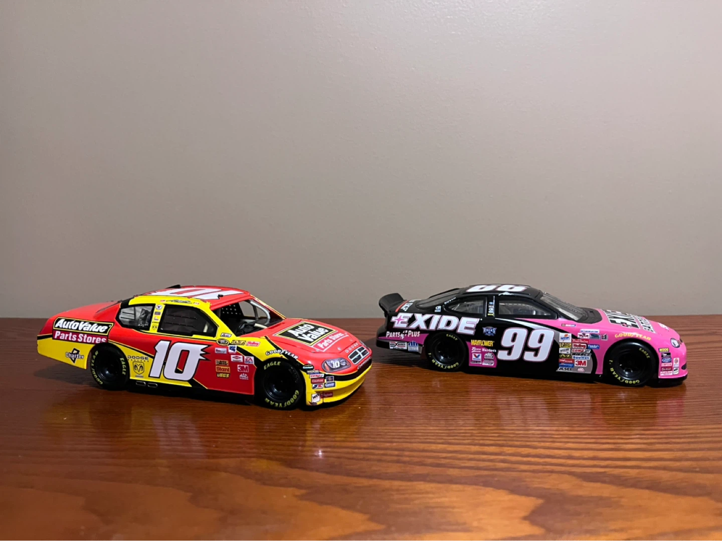 NASCAR CARS 1:24 Scale diecast (Read description) - photo 2