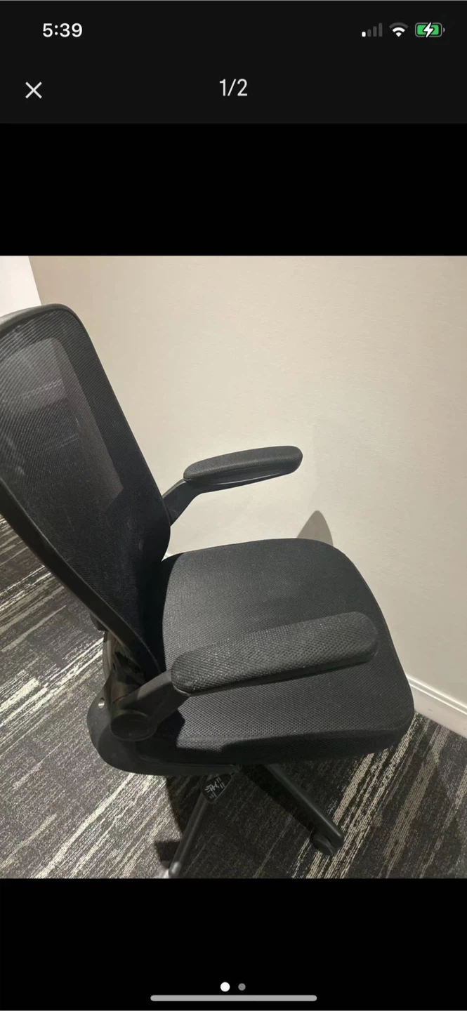 Black Mesh Office Chair - photo 2