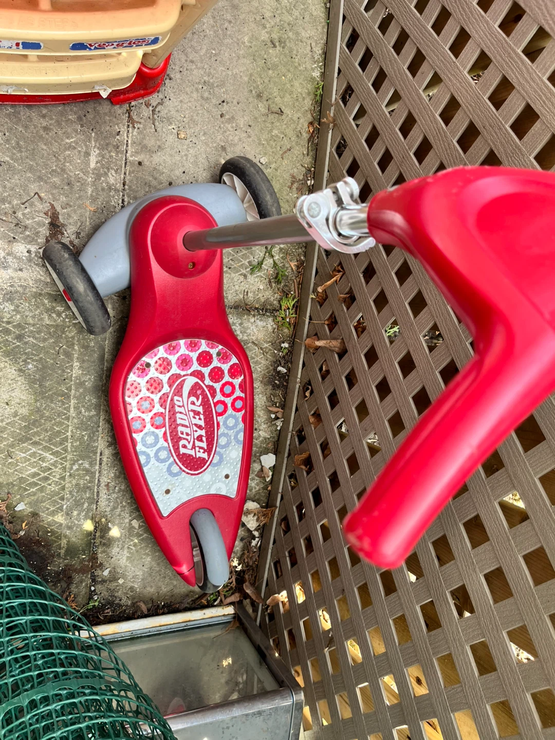 Radio Flyer Red Scooter for kids