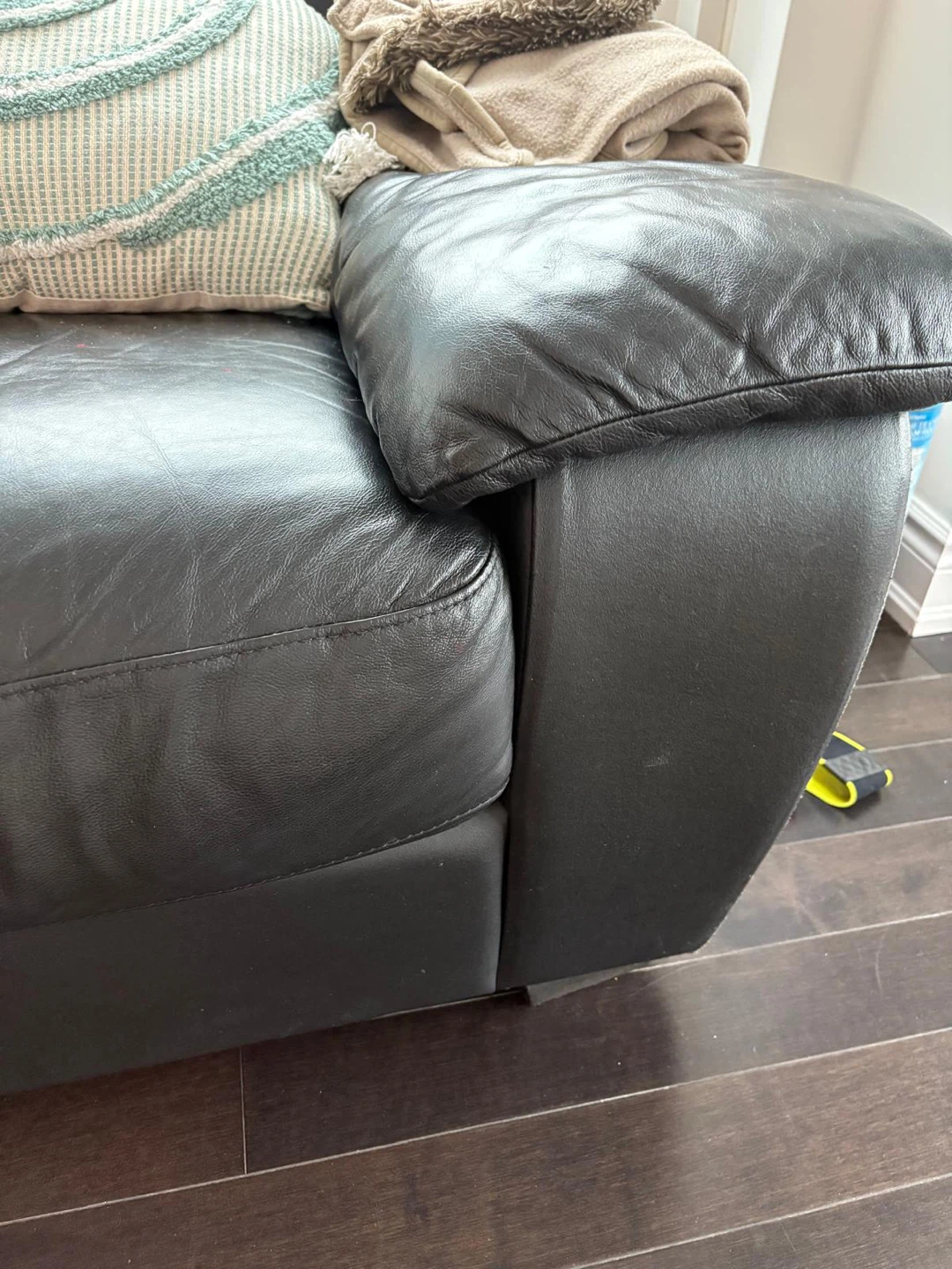Black Leather Sofa set of 3 seater and 2 seater - photo 4