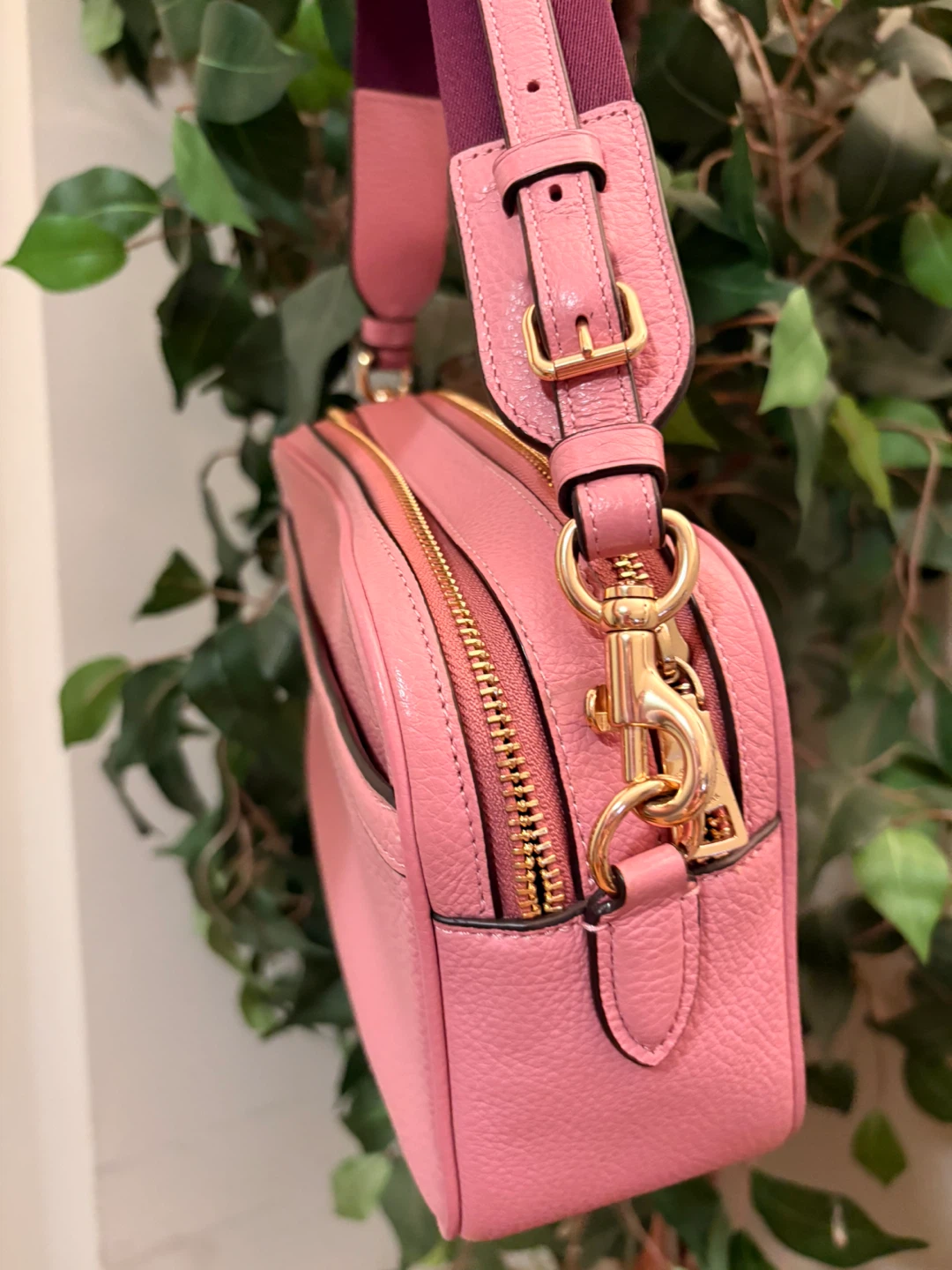 Coach Pink Pebbled Leather Camera Bag - photo 3