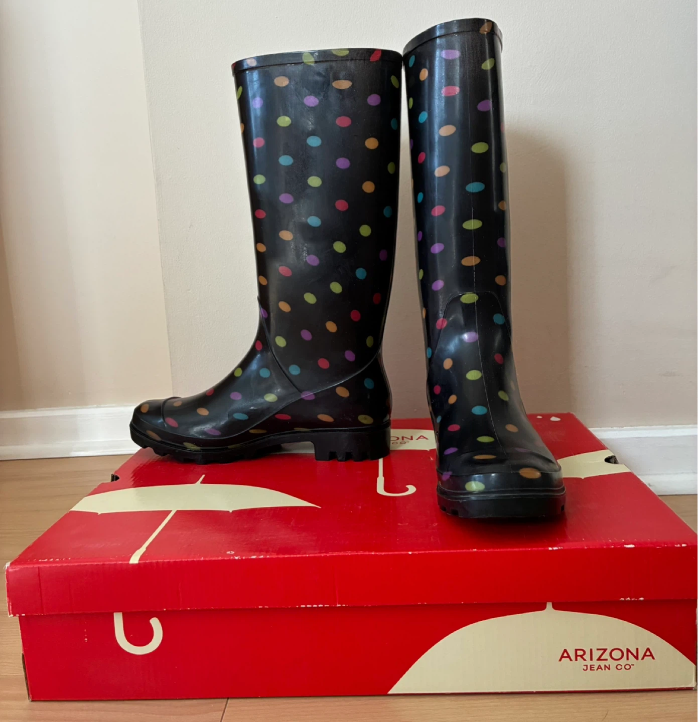 Women’s rain boots - size 7–Arizona Jean Co. Polka Dot