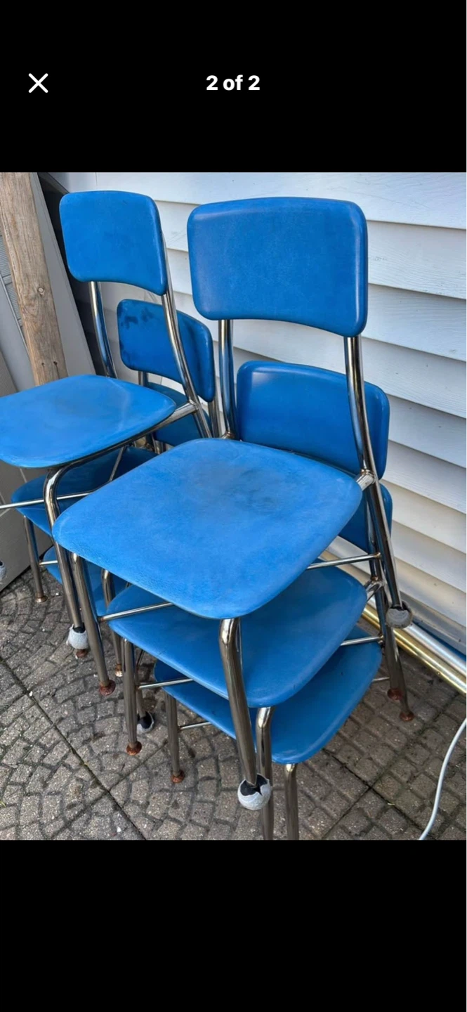 Stackable children’s chairs