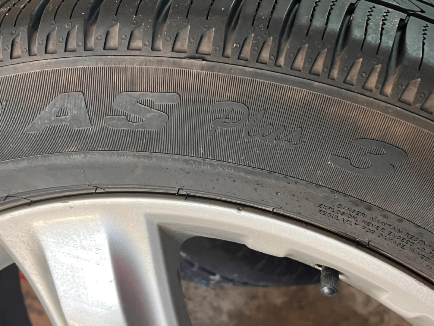 Mercedes SUV Pirelli Scorpion 255/50 R19 107V - photo 2
