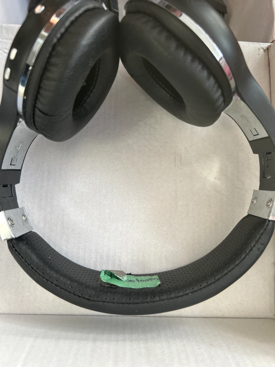 2 Headphones - photo 5