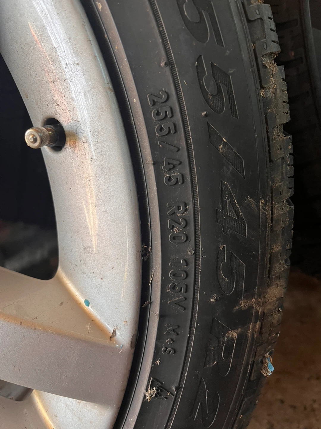 Mercedes Pirelli Winter Tires (255/45 R20) - photo 3