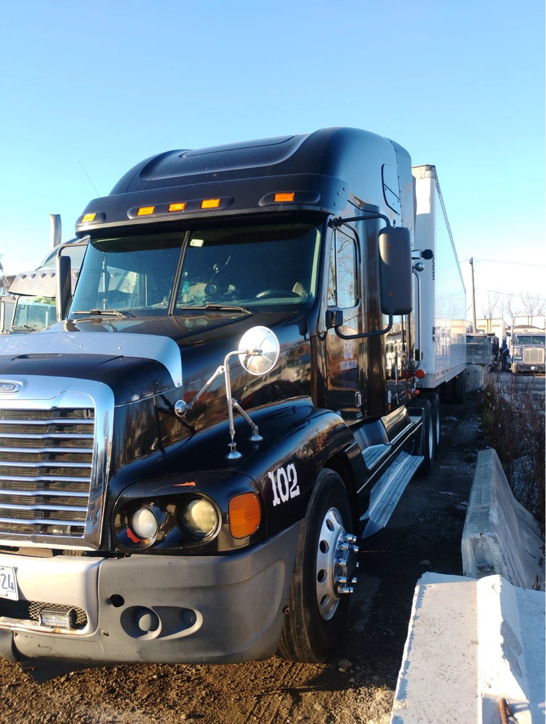Freightliner Semi Truck