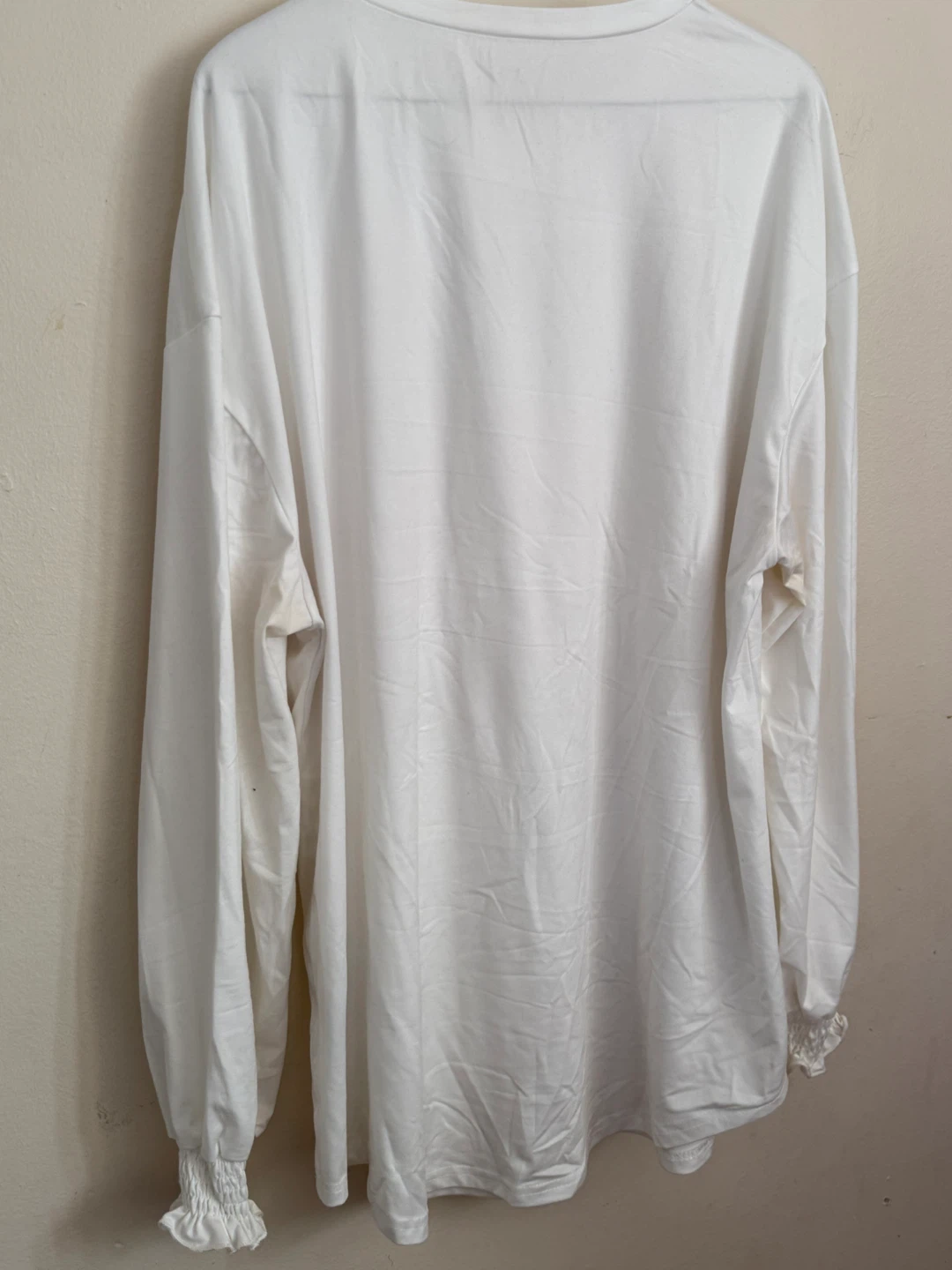 White Long Sleeve Top with Smocked Cuffs 🤍🕊️ - photo 4