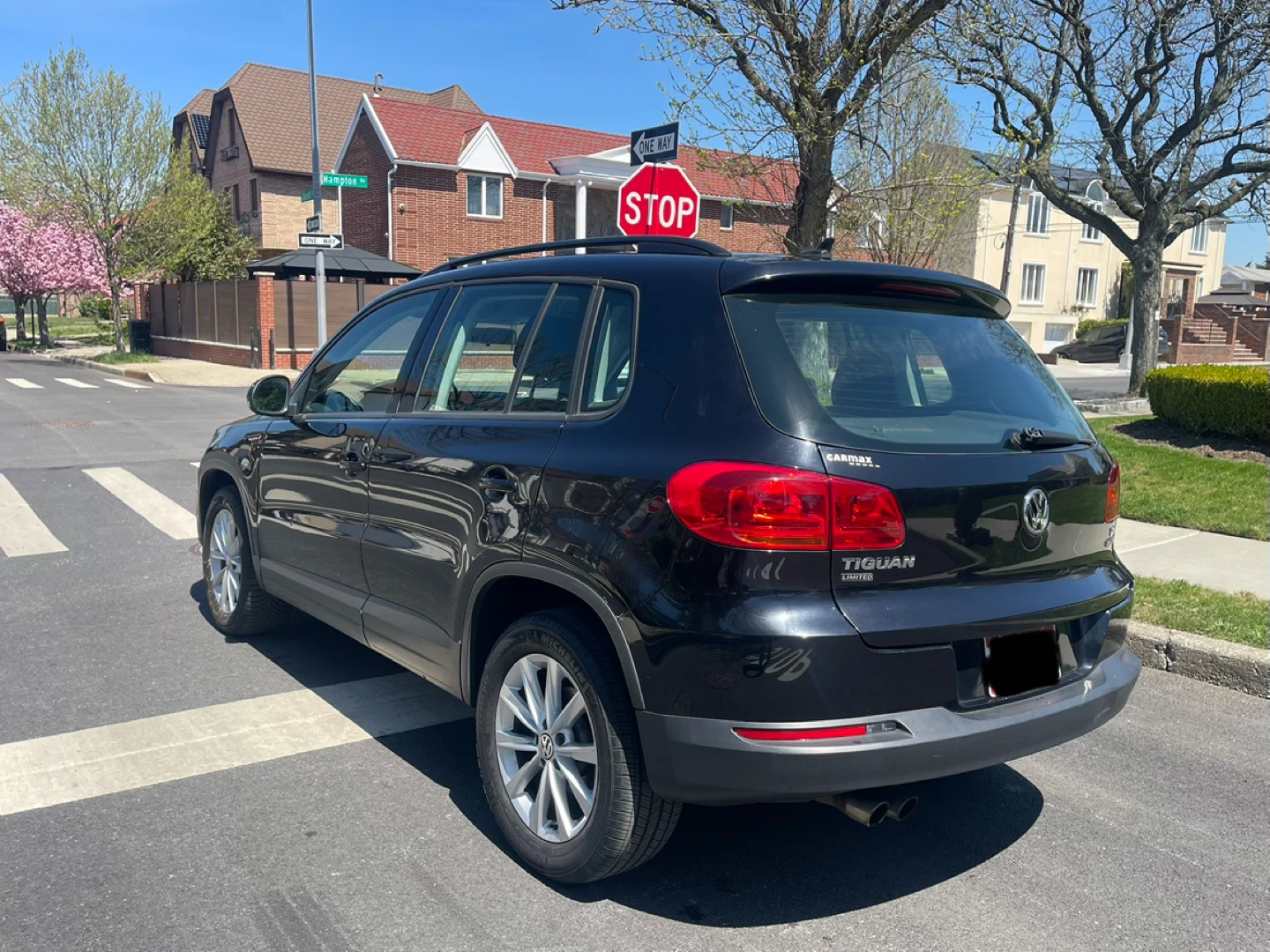 2017 Black Volkswagen Tiguan Limited SUV - photo 3