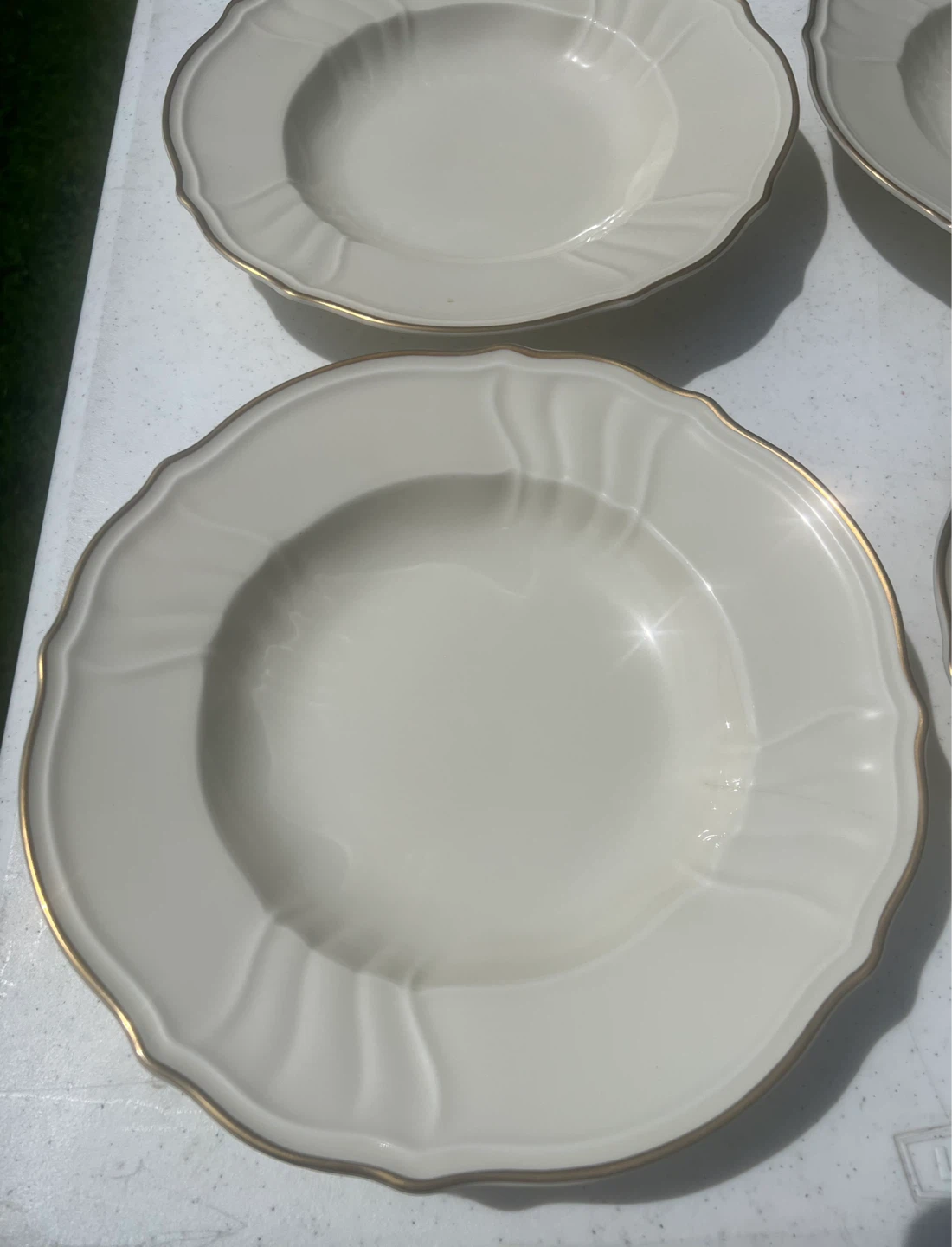 12 Rosenthal Selb Germany Parzival 9 7/8” Soup Bowls Gold Trim - photo 3