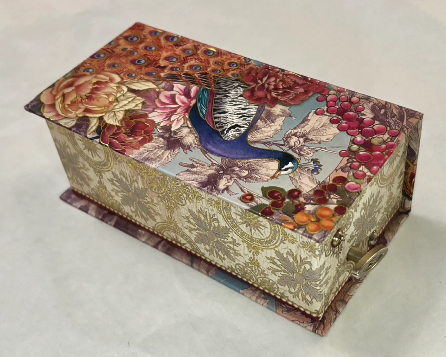 🌱NEW Peacock Music Box with Almond Soap