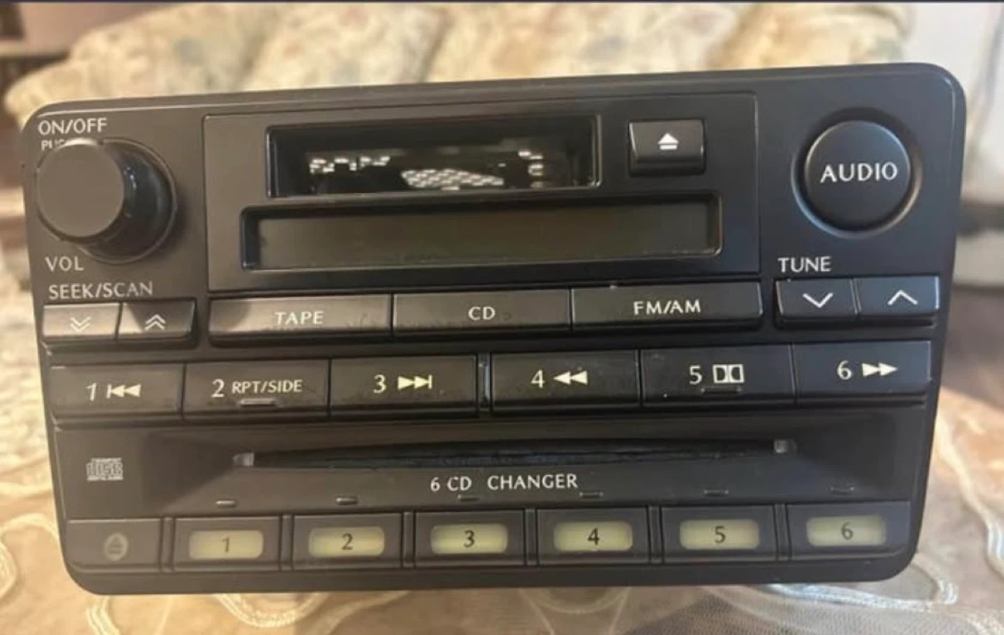 2001 Bose Infiniti QX4 radio cassette 6 CD charger (Parts Only)