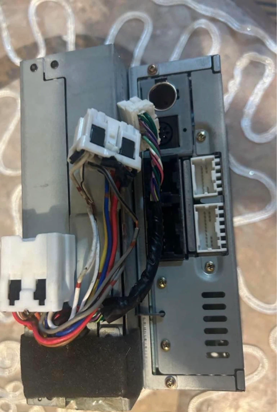 2001 Bose Infiniti QX4 radio cassette 6 CD charger (Parts Only) - photo 3
