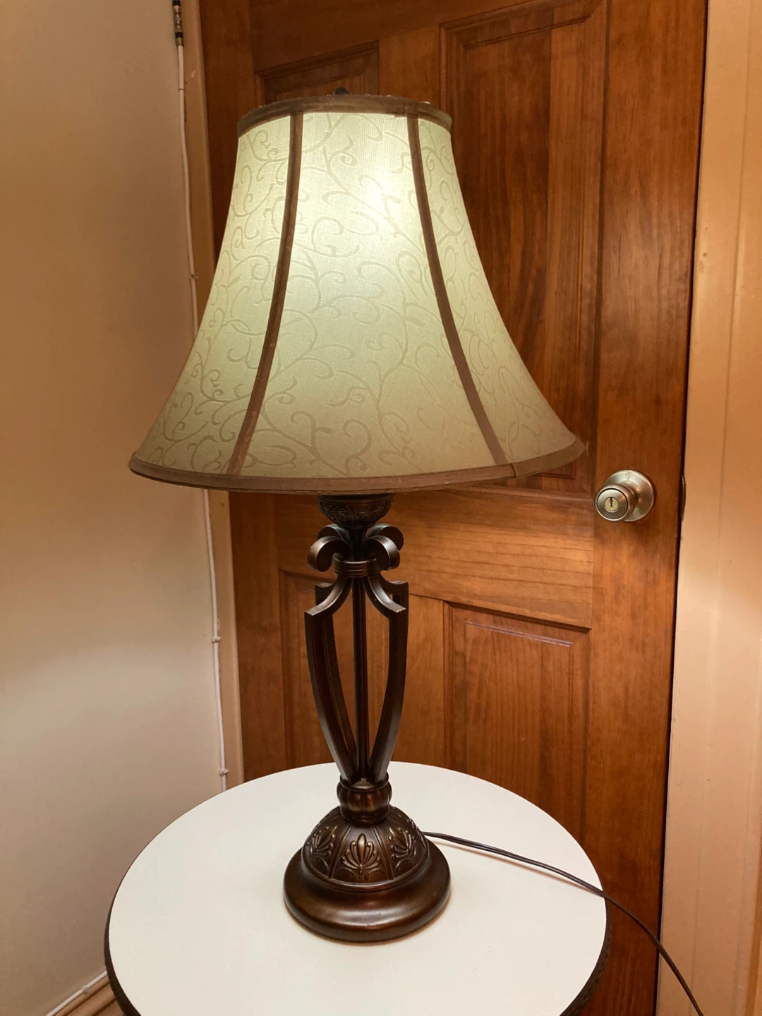 2 Table Lamp with Decorative Base and Shade - photo 2