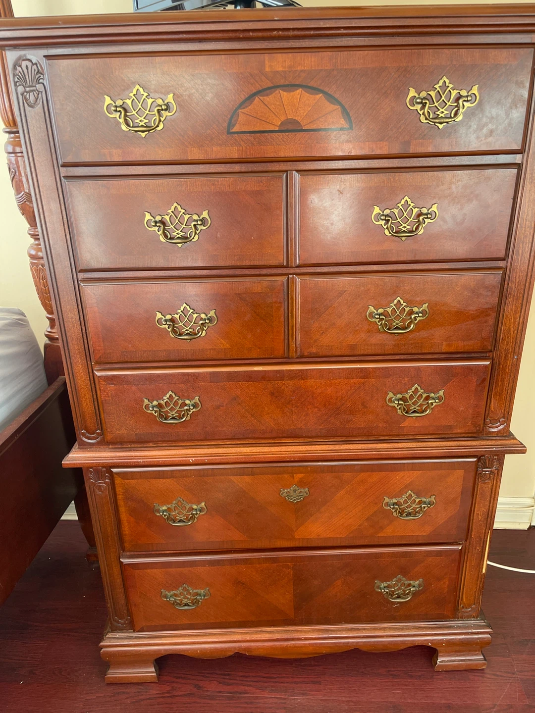 Wooden Dresser with 7 Drawers