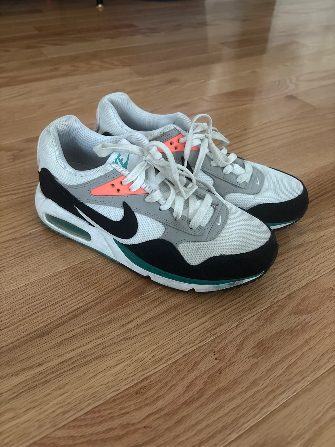 Nike Women's Air Max Correlate sneakers