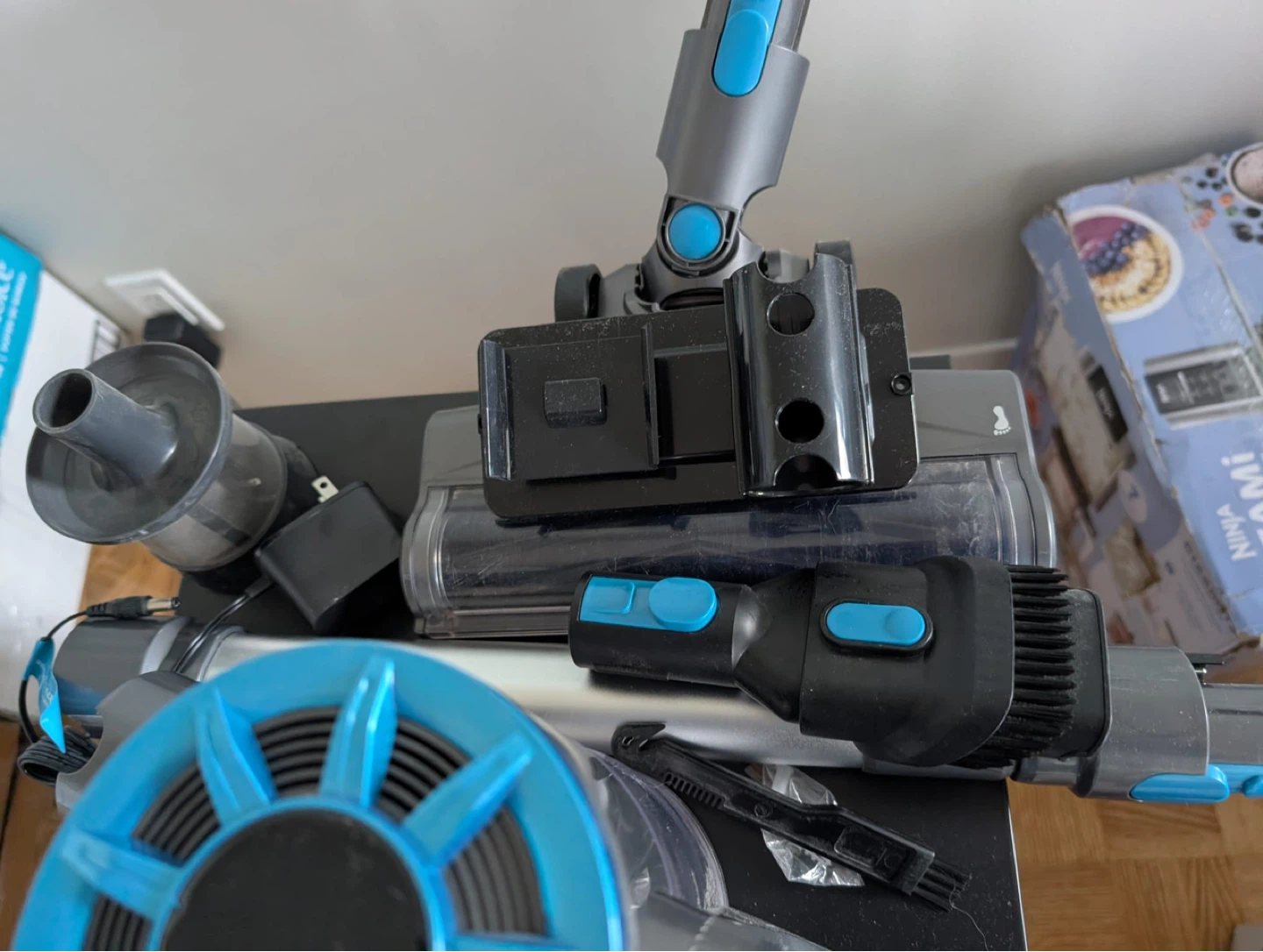 NG Cordless Vacuum Cleaner with Accessories - photo 3