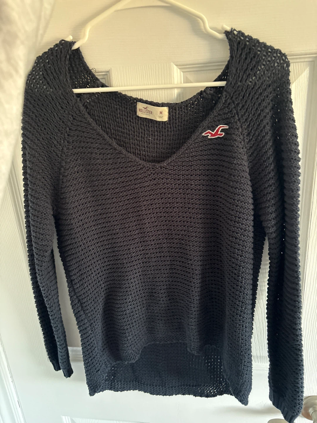 Hollister V-Neck Sweater Size M