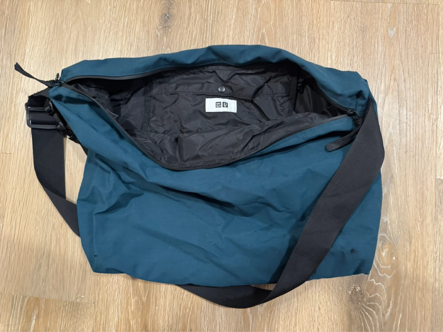 Uniqlo Teal Messenger Bag - photo 3