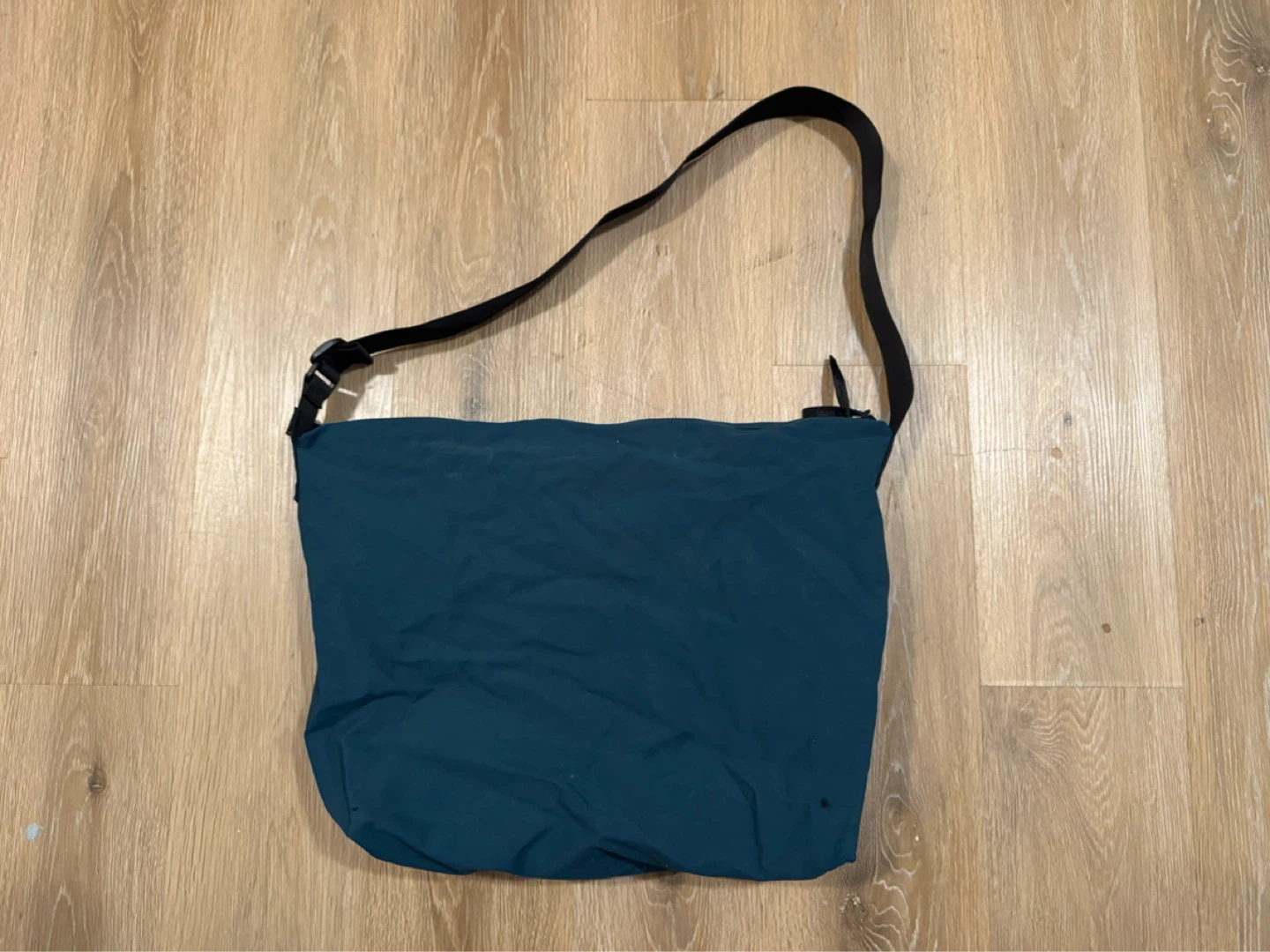 Uniqlo Teal Messenger Bag - photo 2