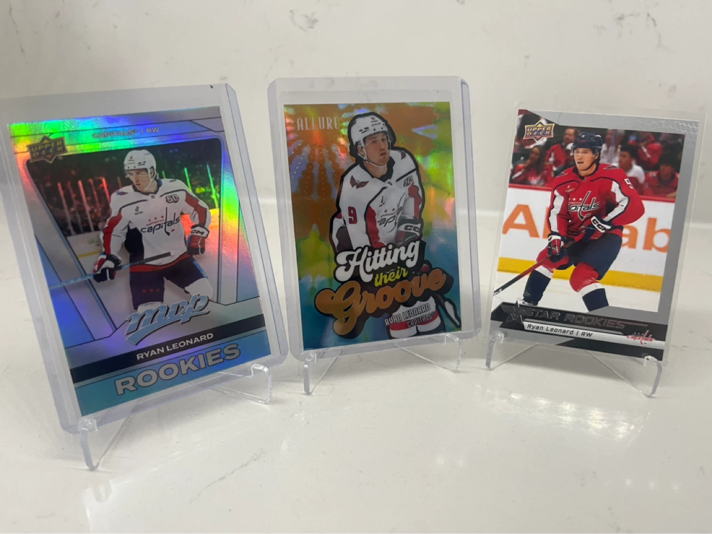 Ryan Leonard Rookie Hockey Cards - 3 Card Lot