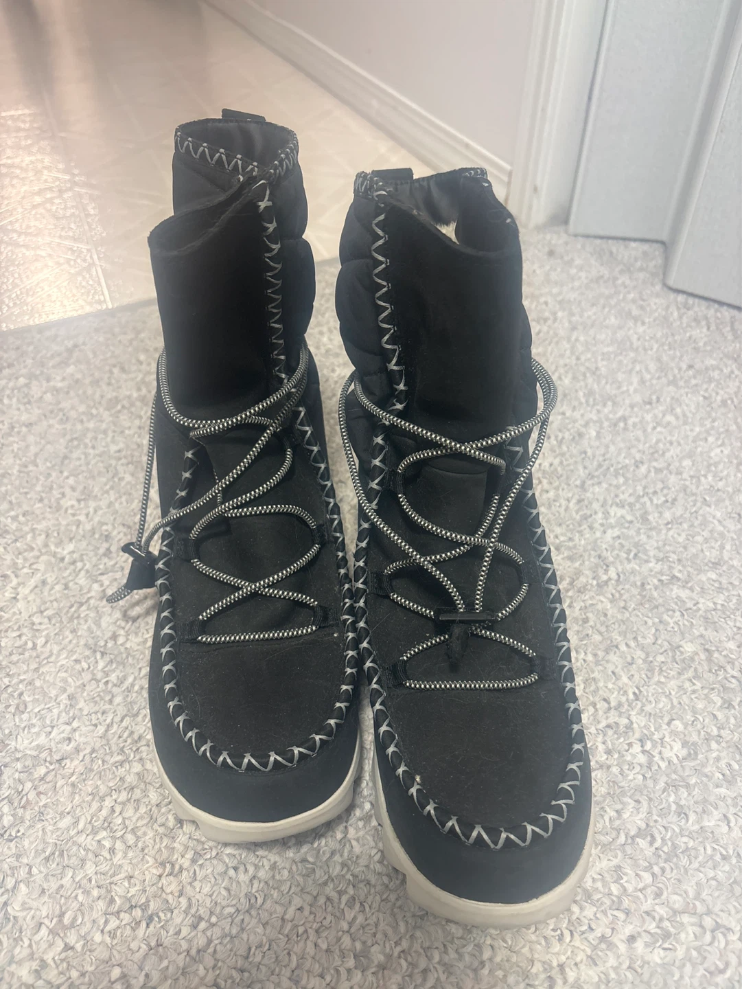 The north face Boots size 8.5