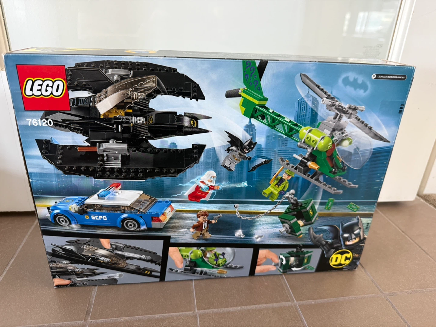 LEGO Batman Batwing and The Riddler Heist 76120 - photo 2