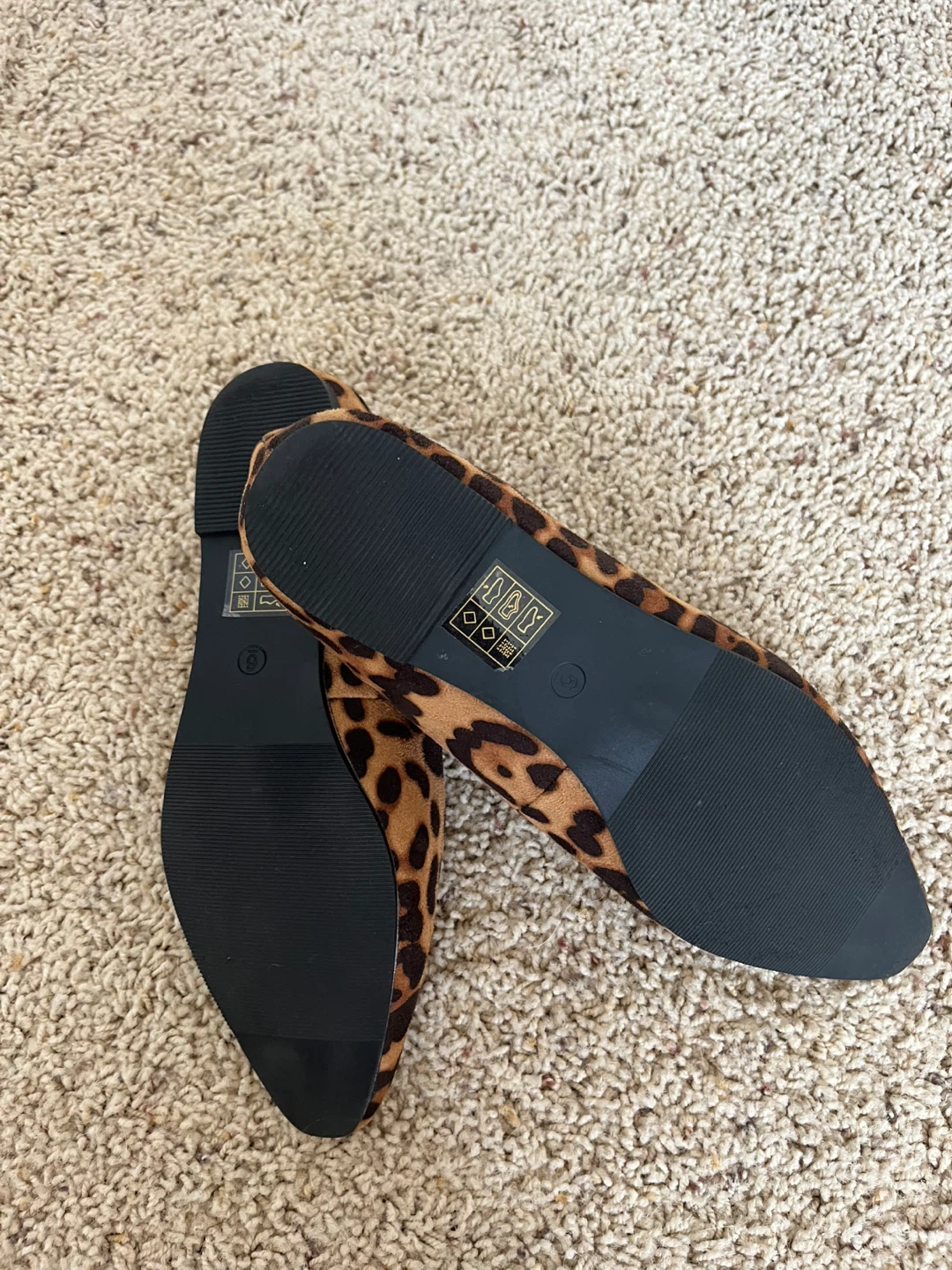 Brand New LE CHÂTEAU Leopard Print Loafers - Size 6 - photo 2