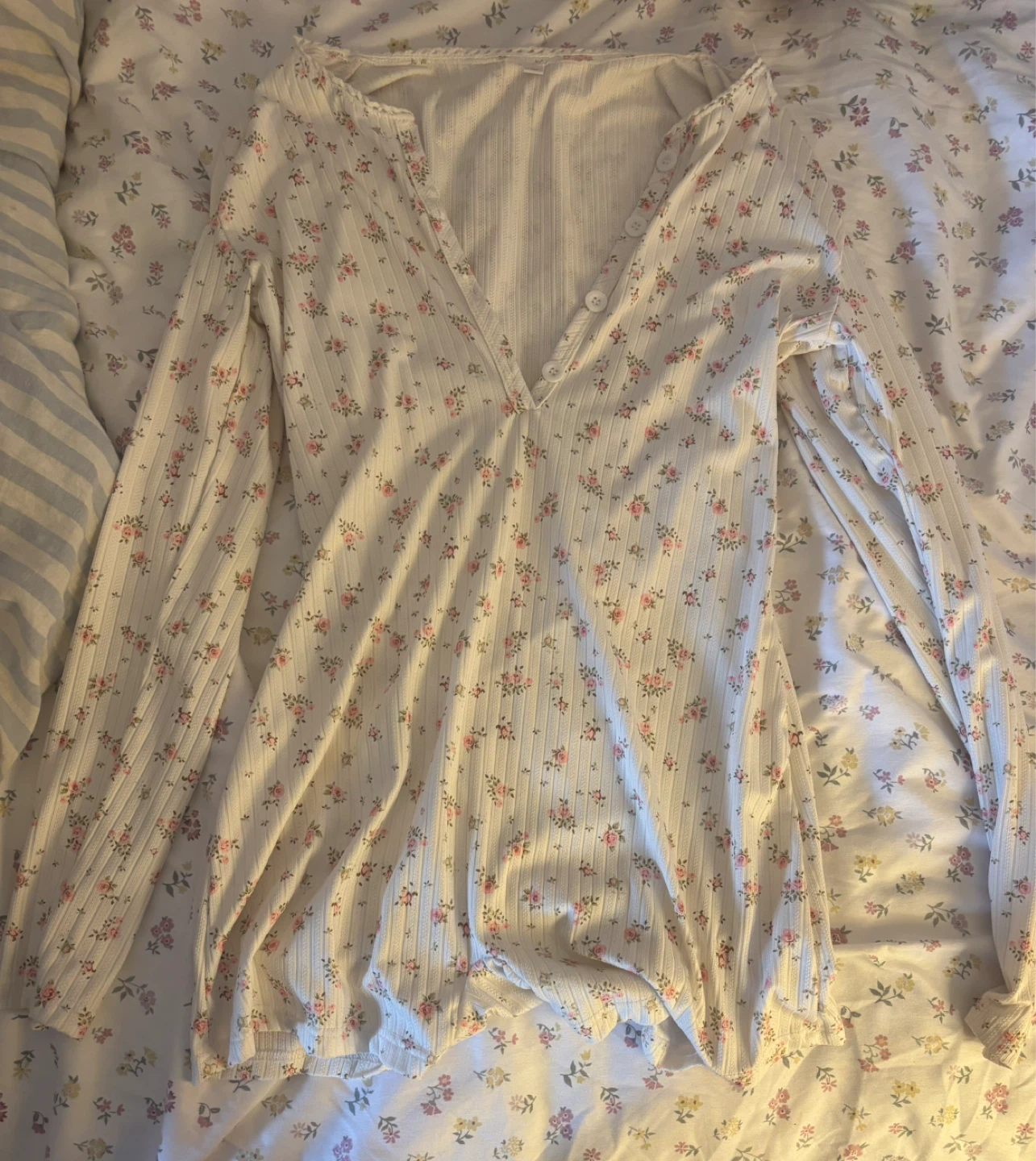 White Floral Print Long Sleeve Top - photo 2