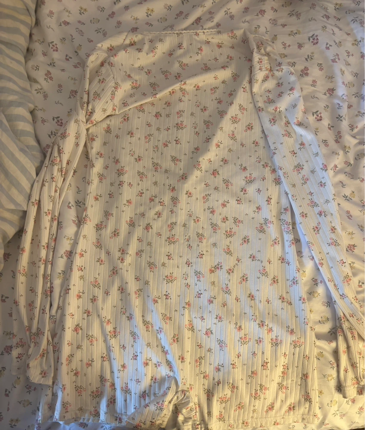 White Floral Print Long Sleeve Top