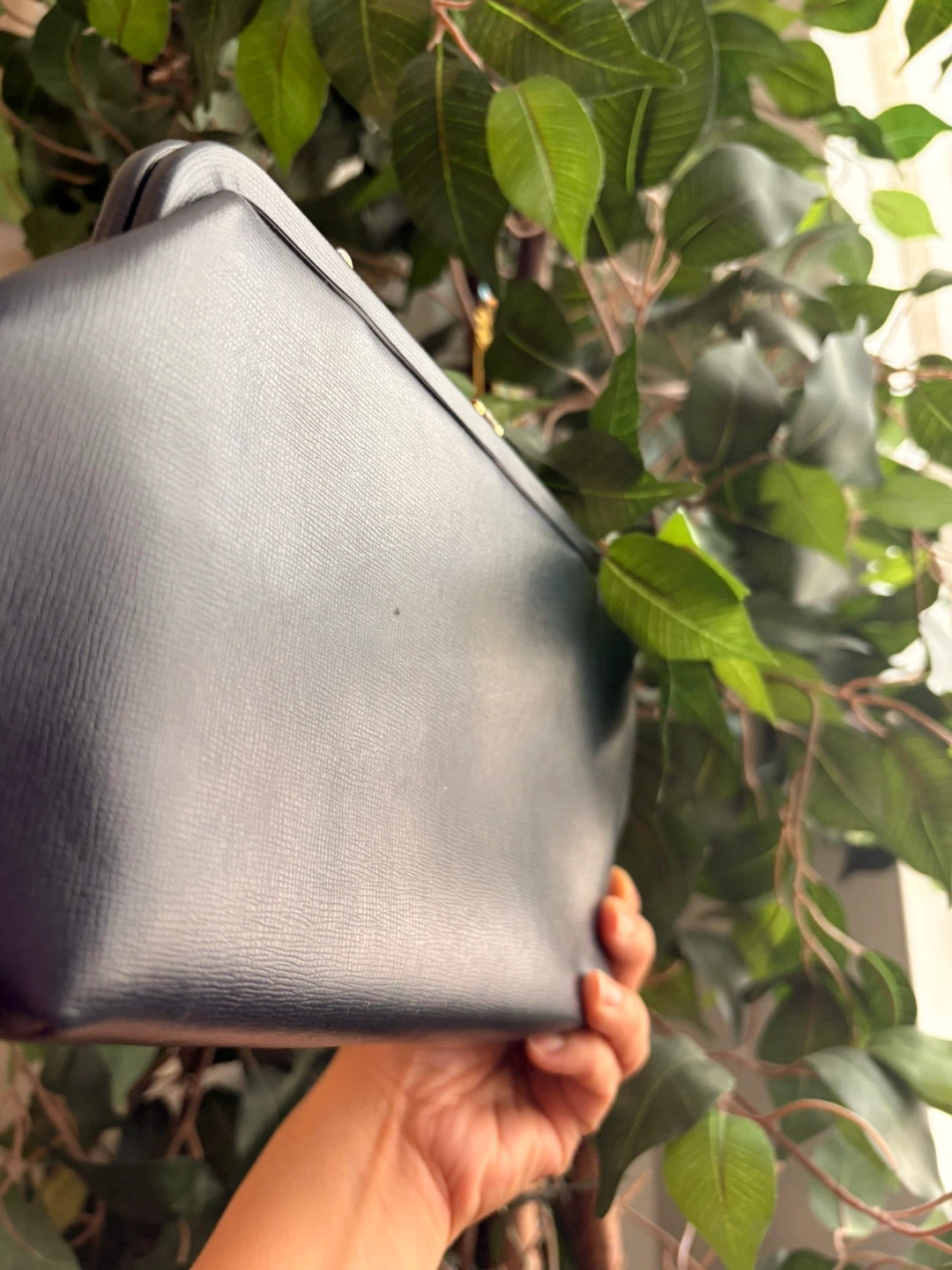 Vintage Black Clutch Purse with Gold Chain and Rose Clasp - photo 5