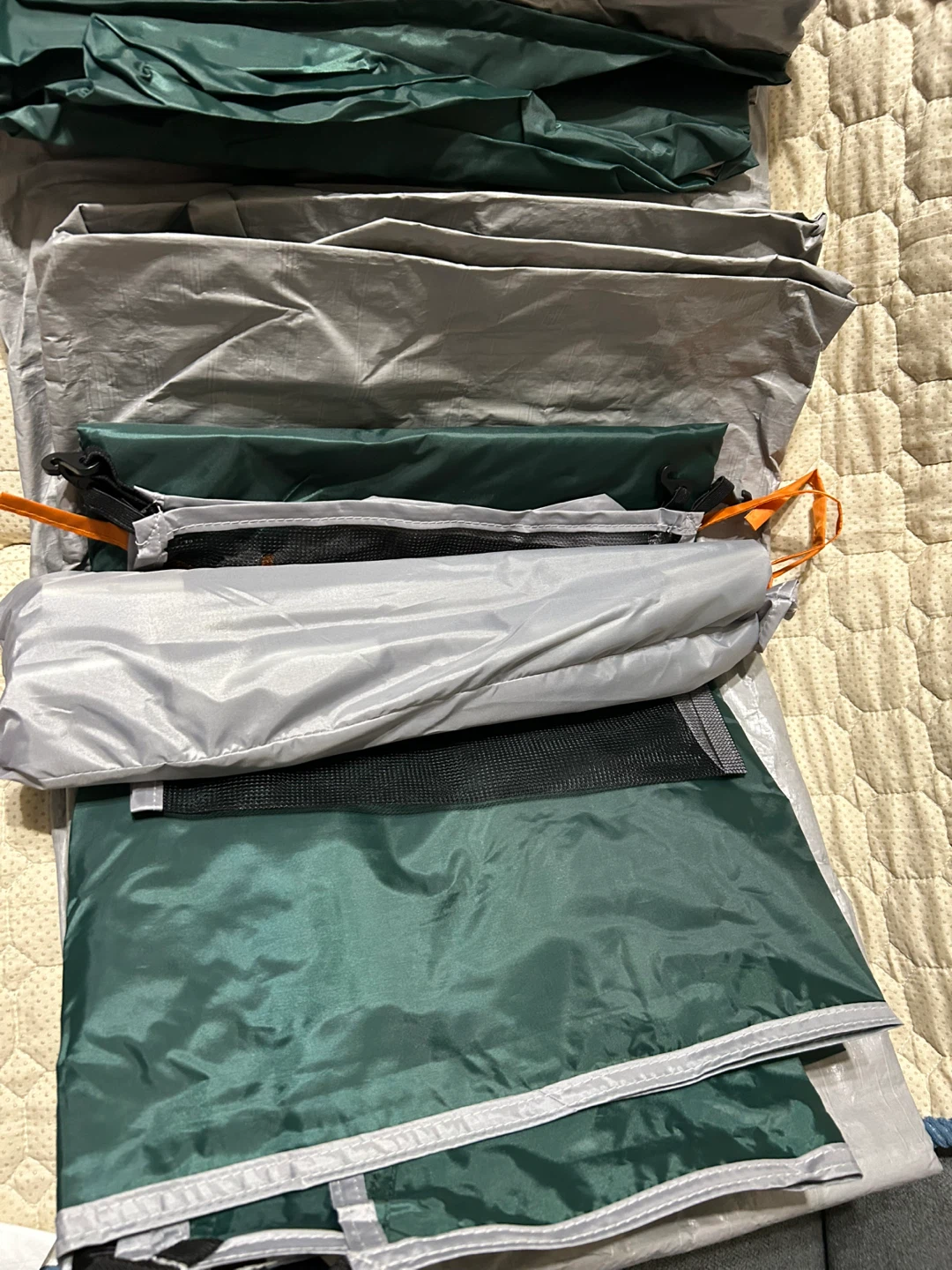 Brand new-Campros 8'x7' 2-4 Person Family Cabin Dome Tent - photo 2