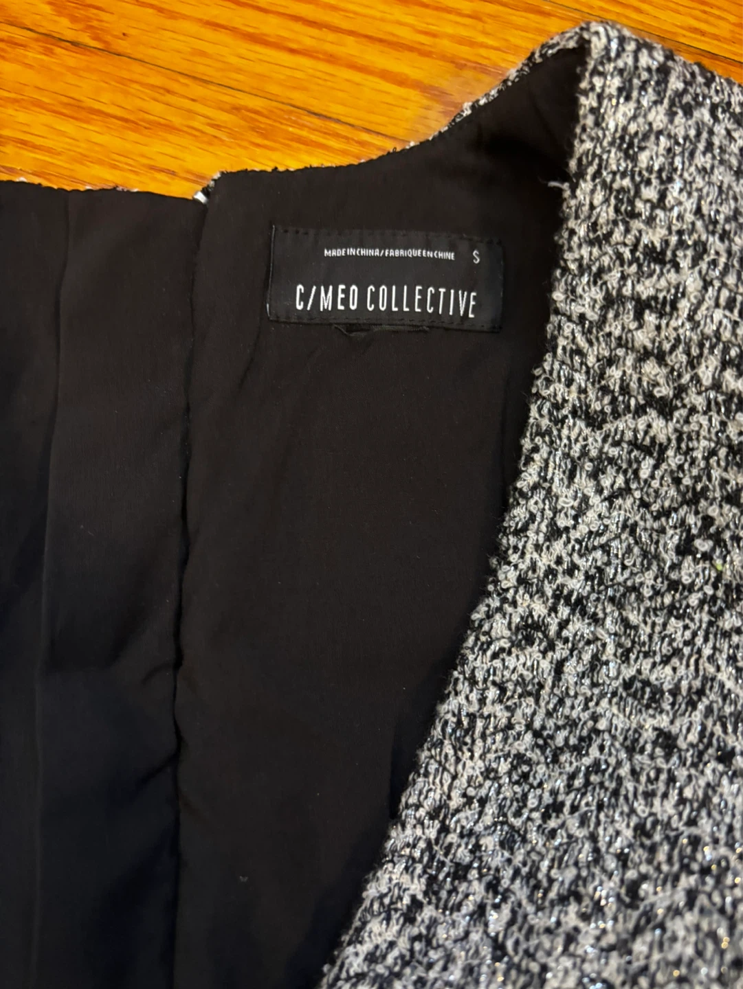 C/MEO Collective Black and White Textured V-Neck Sweater - photo 2