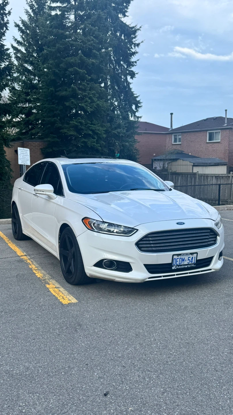 White Ford Fusion Titanium- 2015