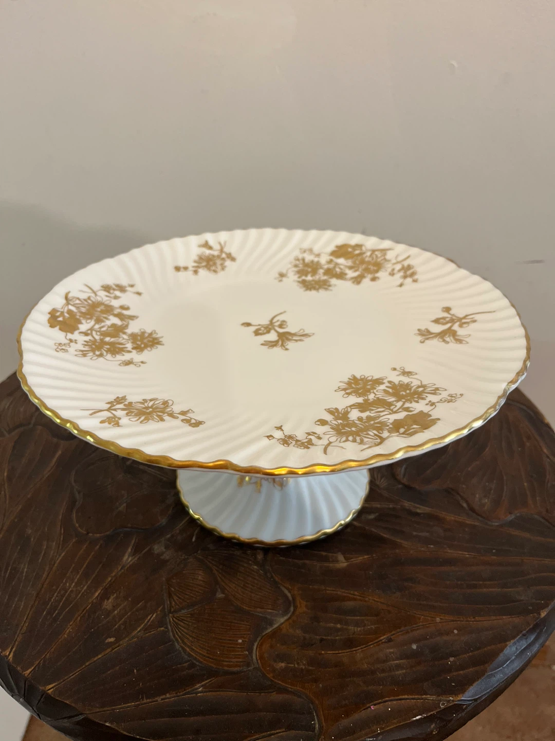 Vintage White and Gold Floral Cake Stand