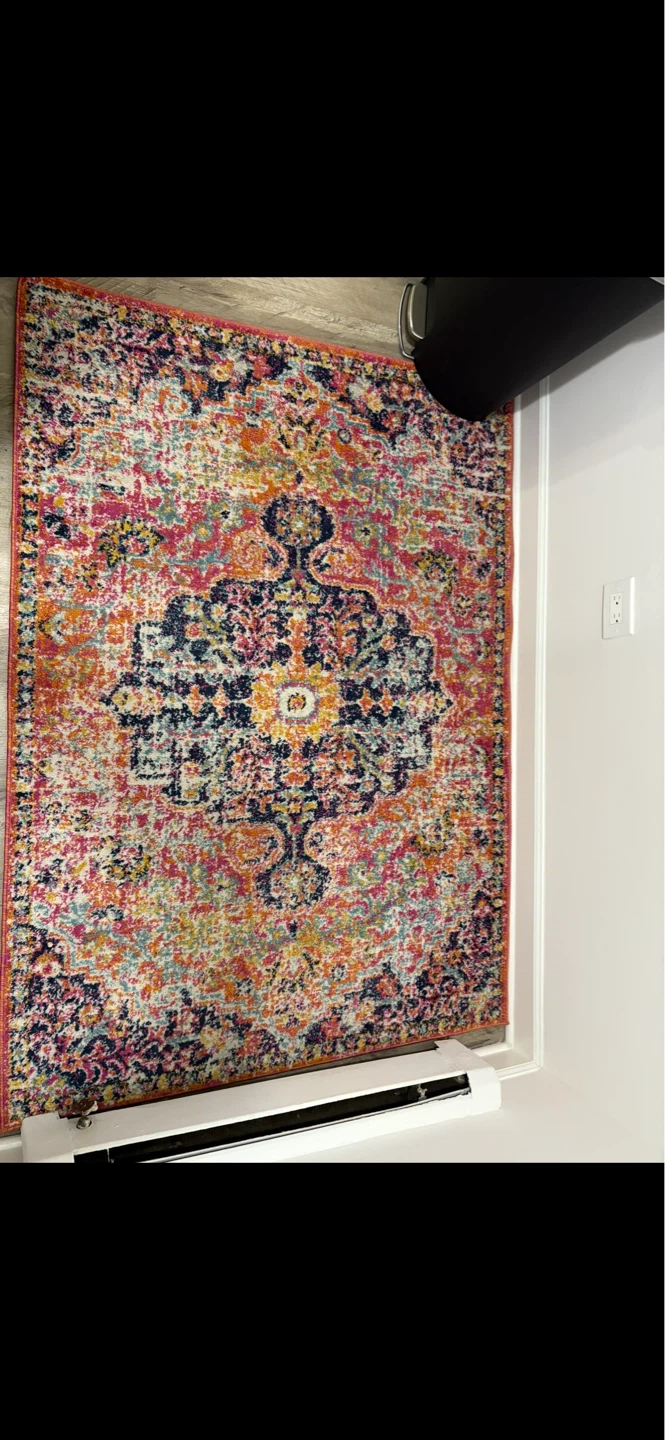 Distressed Medallion Area Rug - Pink/Orange (5'3" x 7'3")
