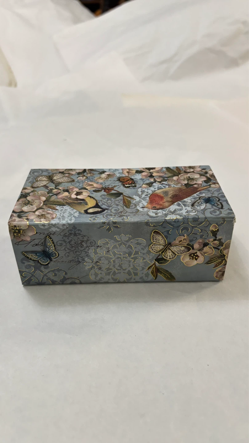 🌱NEW Birds & Butterflies Music Box w Verbena Soap - photo 3