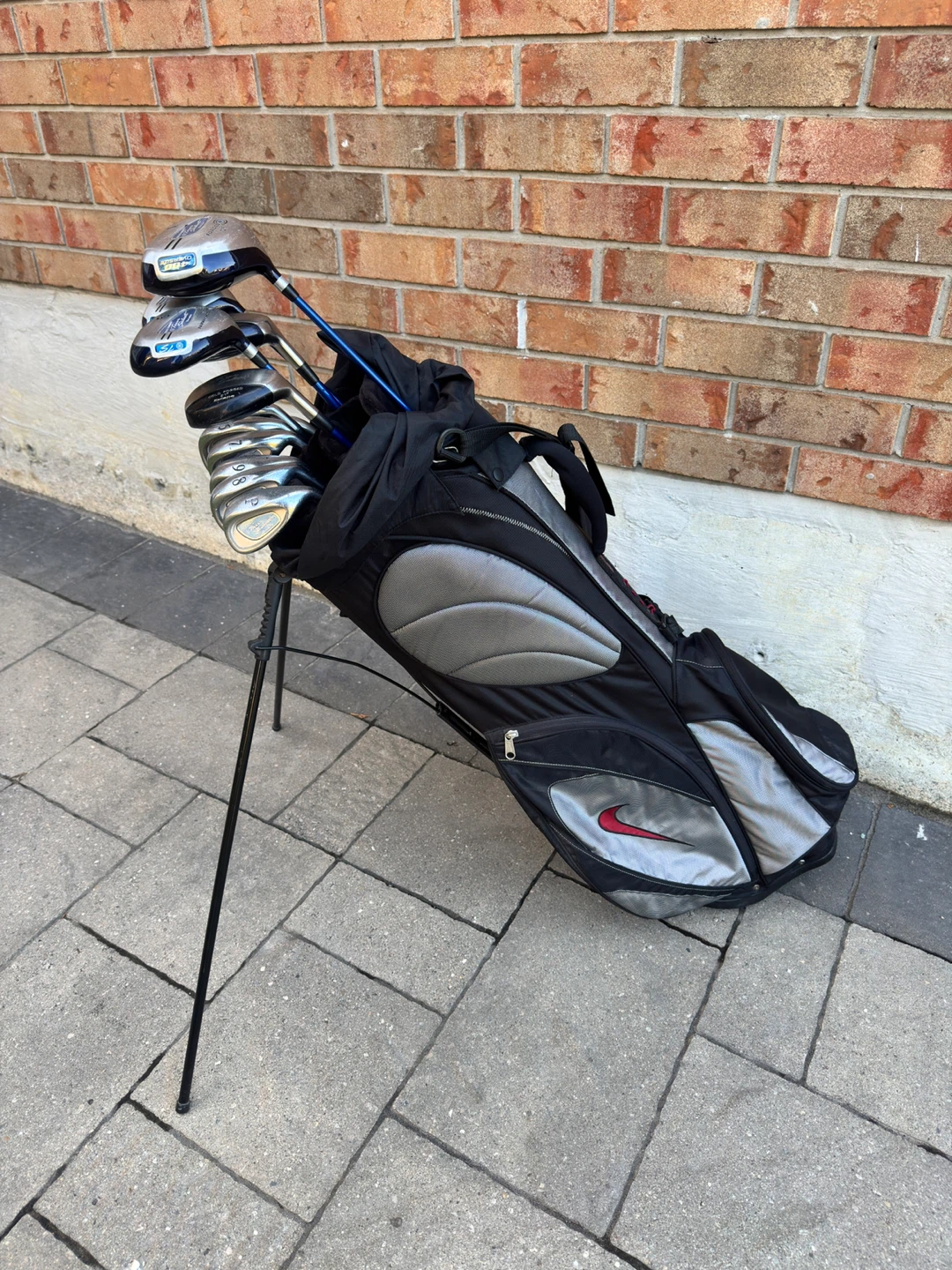Ladies Women’s 12 piece golf set with Nike bag RH