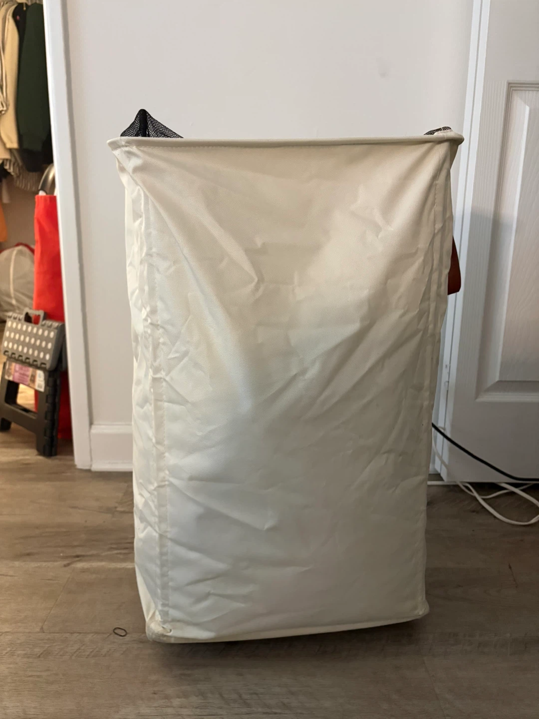 Collapsible Laundry Hamper Bag with "LAUNDRY" Text - photo 4