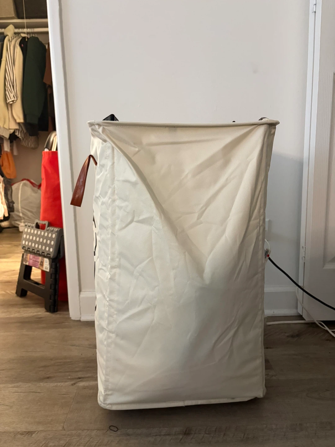 Collapsible Laundry Hamper Bag with "LAUNDRY" Text - photo 2