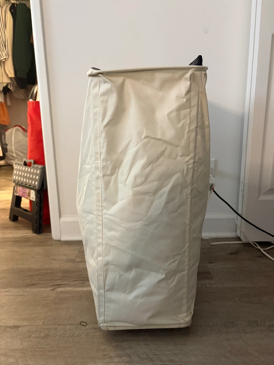 Collapsible Laundry Hamper Bag with "LAUNDRY" Text - photo 3