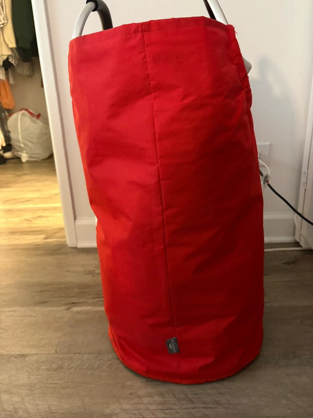 Red Laundry Hamper with Handles - photo 4